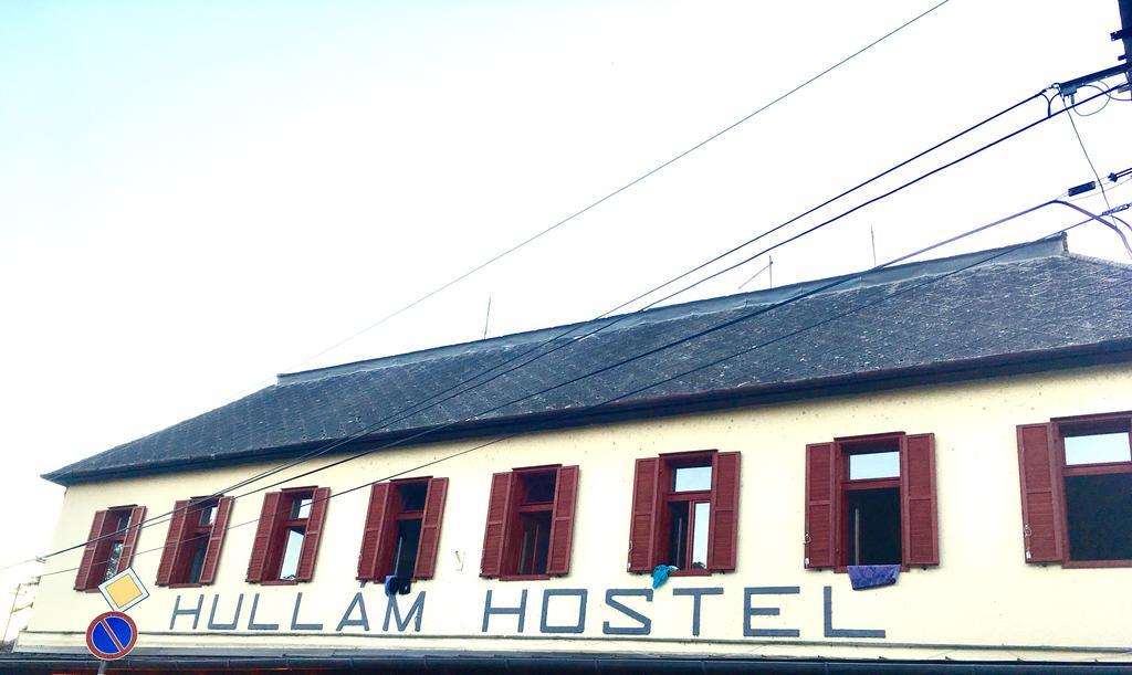 Hullam Hostel Révfülöp エクステリア 写真